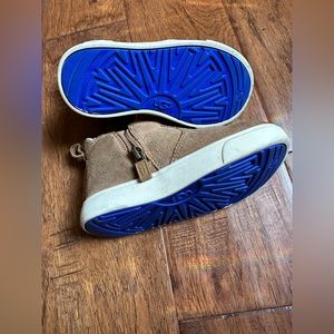 UGG 9C Toddler Ankle Boots